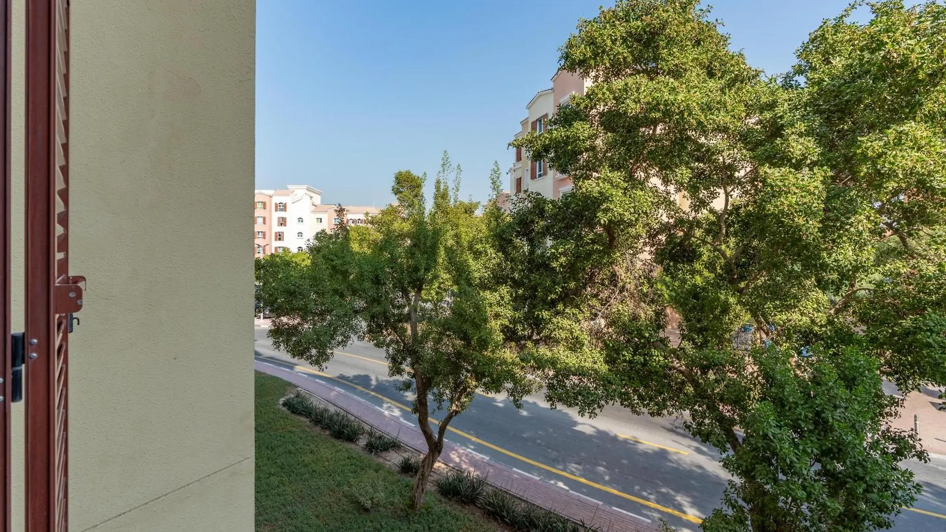 White Sage Incredible Studio Next To Metro Dubai Apartment